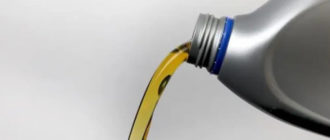 Меняется ли срок годности моторного масла после переливания из канистры в двигатель?